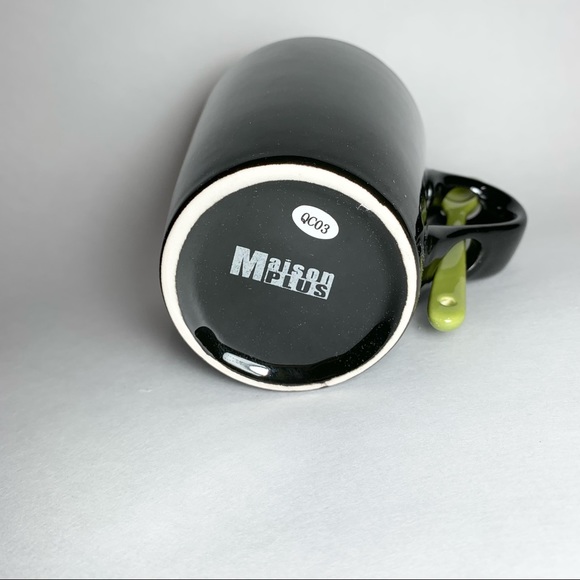 Black and Green Mug with Stir Spoon - Picture 3 of 8